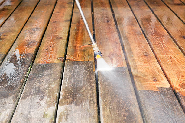 Why Choose Our Certified Pressure Washing Experts for Your Project Needs in Lacon, IL?